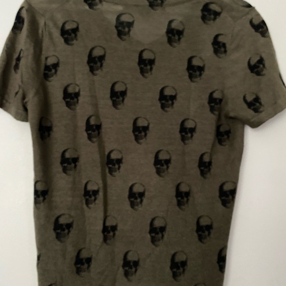 Skull Cashmere SZ XS Women’s Skull T-Shirt - Picture 2 of 3